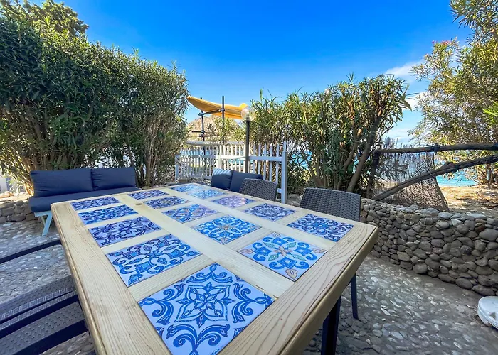 Dimore Di Mare - Beachfront Feriehus *