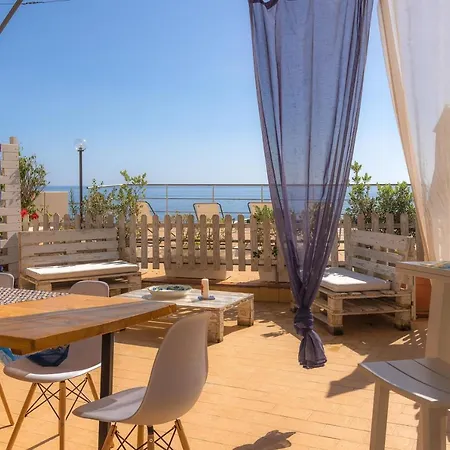Dimore Di Mare - Beachfront Holiday home Santa Flavia